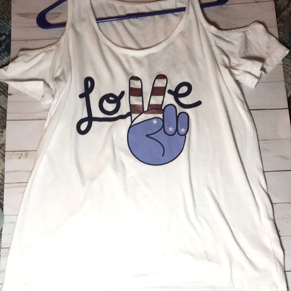 Off shoulder tank top 4th of July!